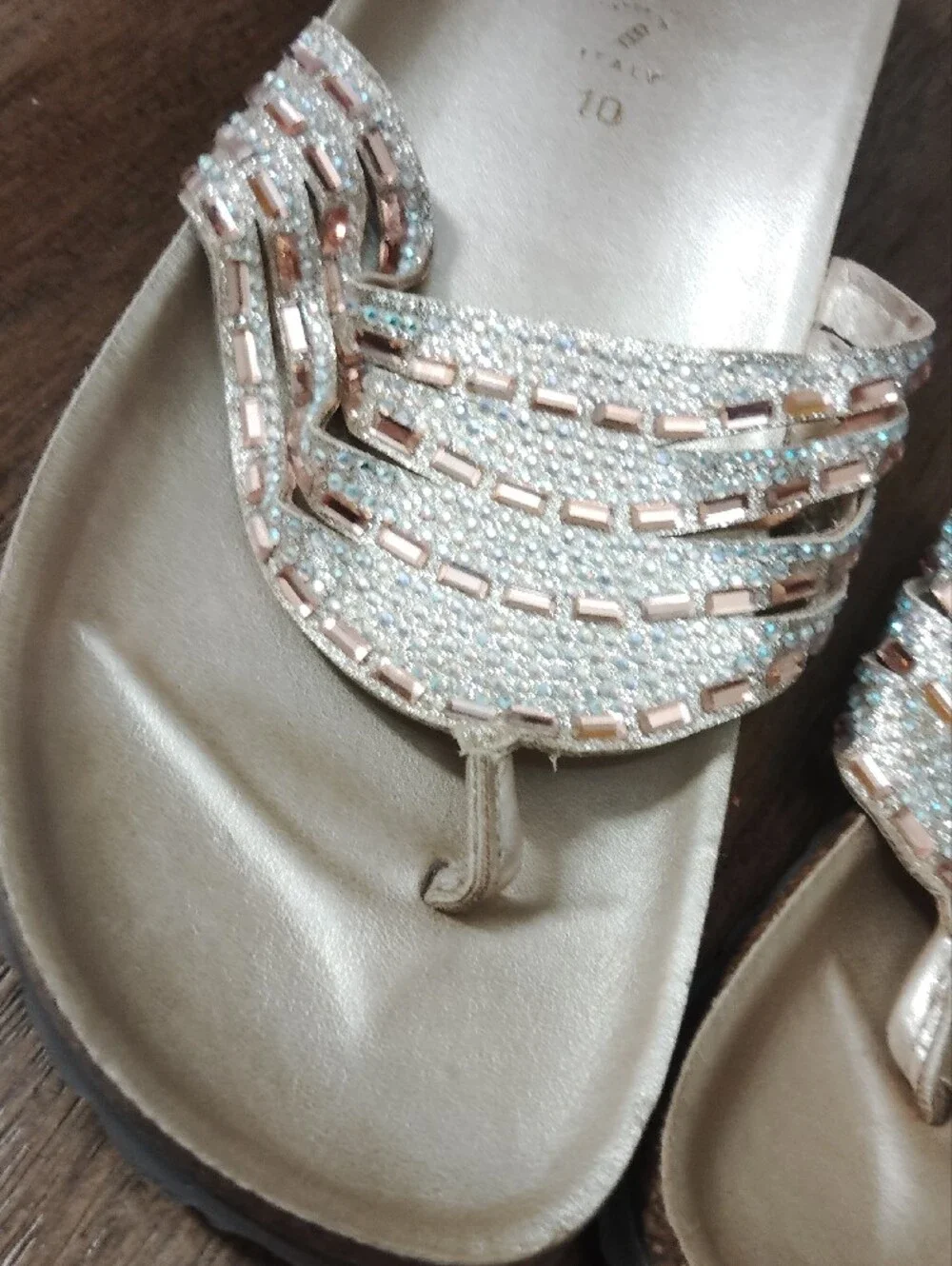 Italian Shoemakers Women's Gold Glitter Multi-Strip Thong Sandals